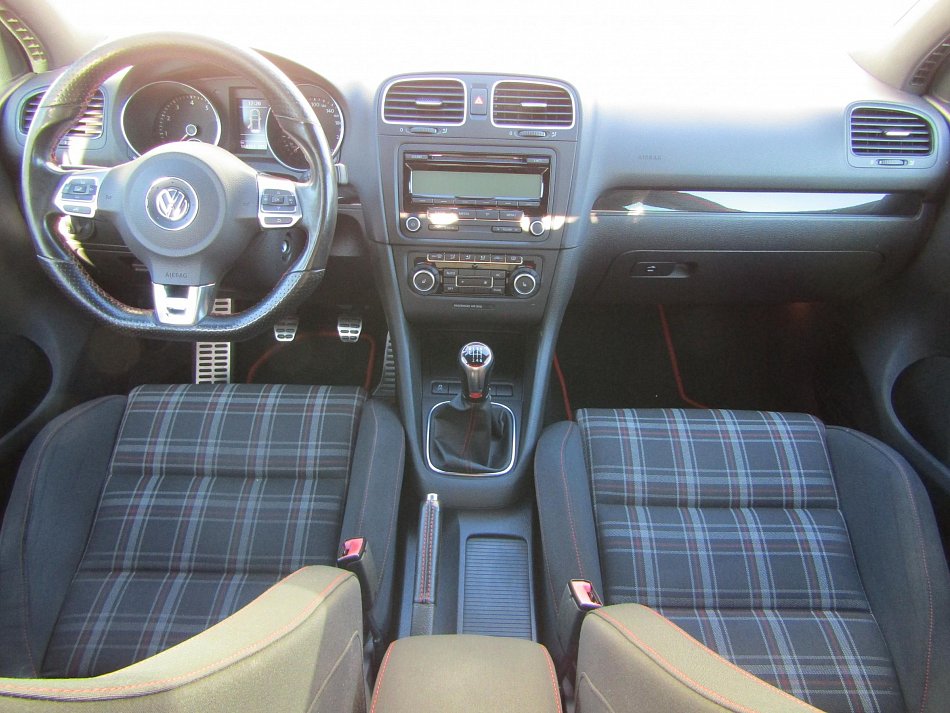 Volkswagen Golf 2.0TSi 