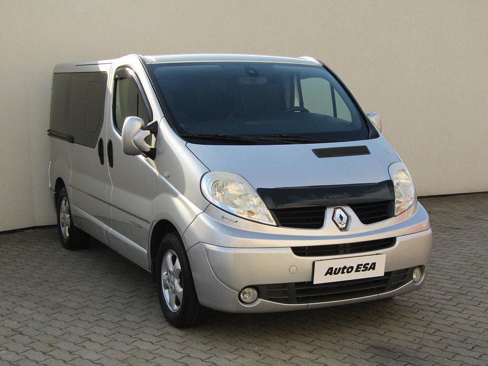 Renault Trafic 2.0dCi Passenger 8míst