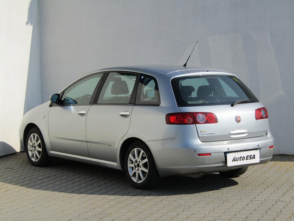 Fiat Croma 2.2i 