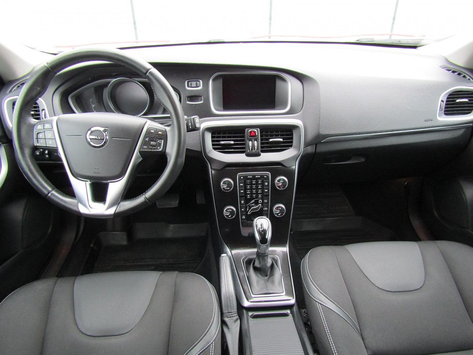 Volvo V40 2.0D 