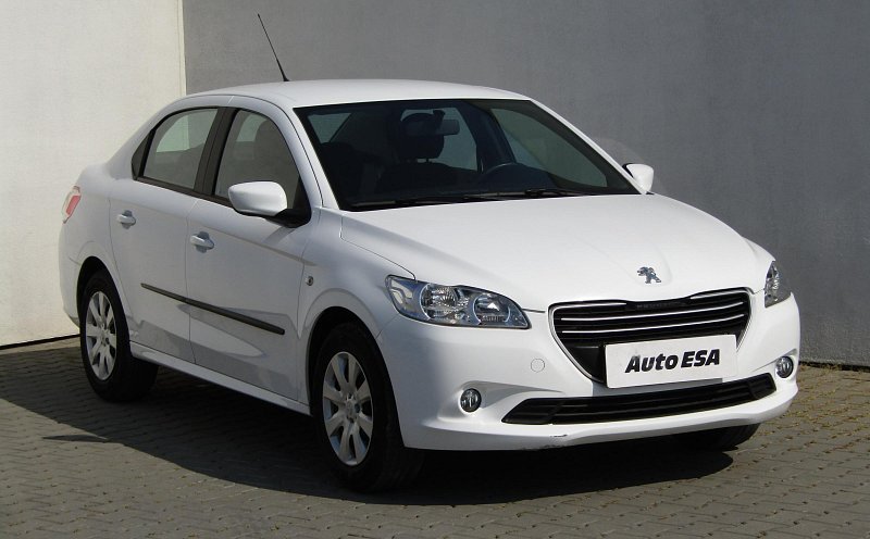 Peugeot 301 1.2 VTi 