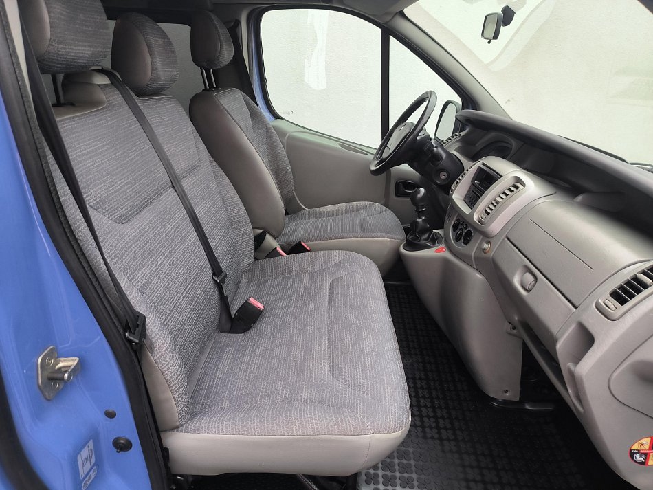 Renault Trafic 2.5dCi  9míst