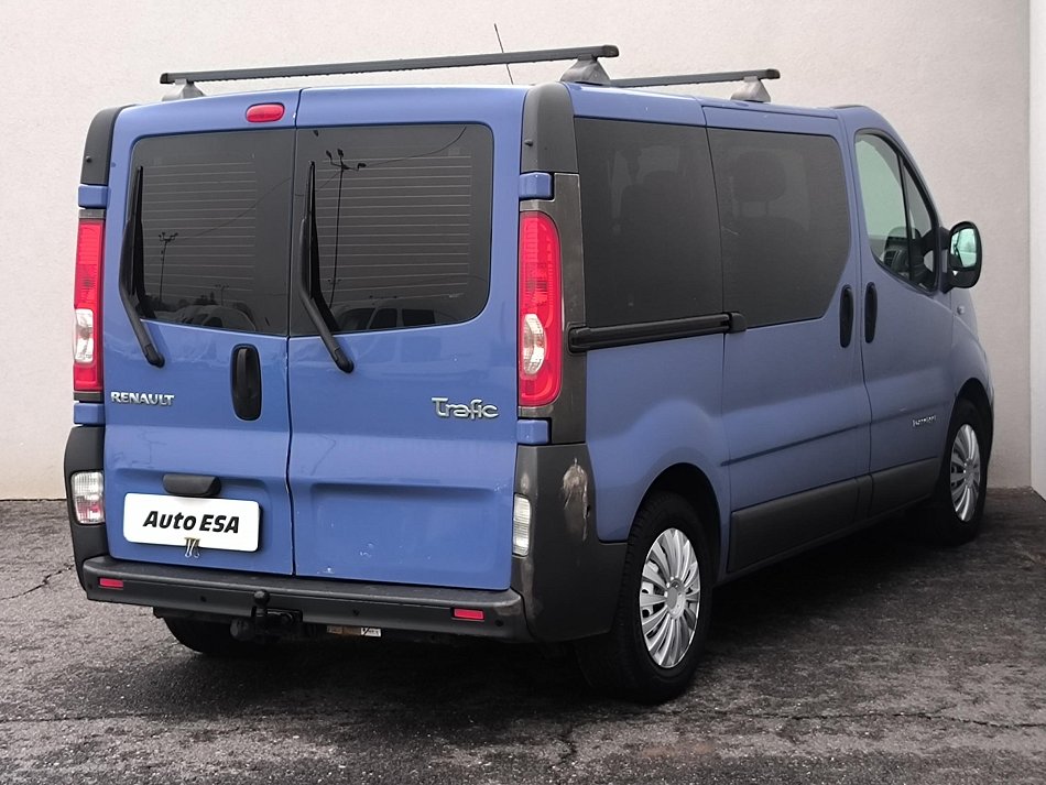 Renault Trafic 2.5dCi  9míst