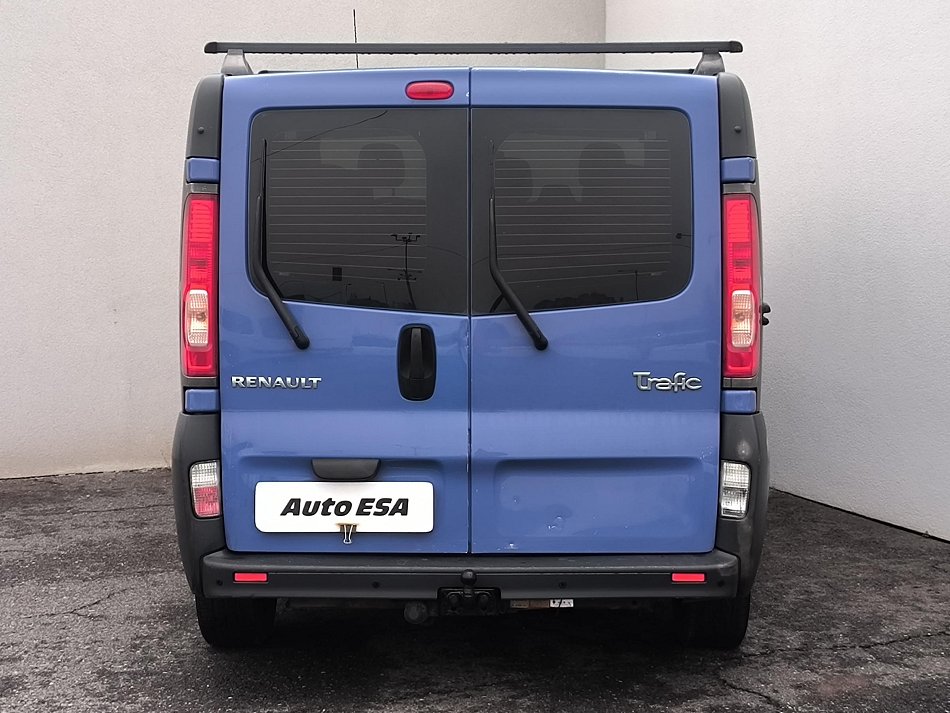 Renault Trafic 2.5dCi  9míst