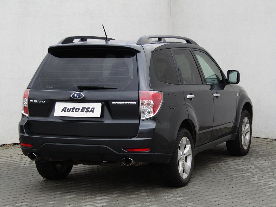 Subaru Forester 2.5i  4x4