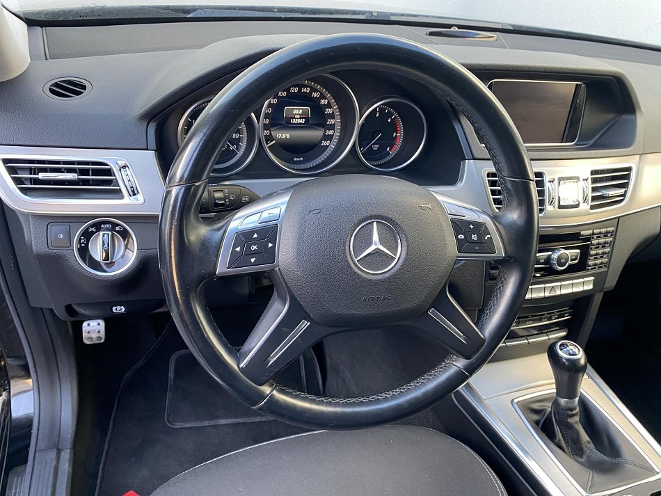 Mercedes-Benz Třída E 2.2 CDi  E200