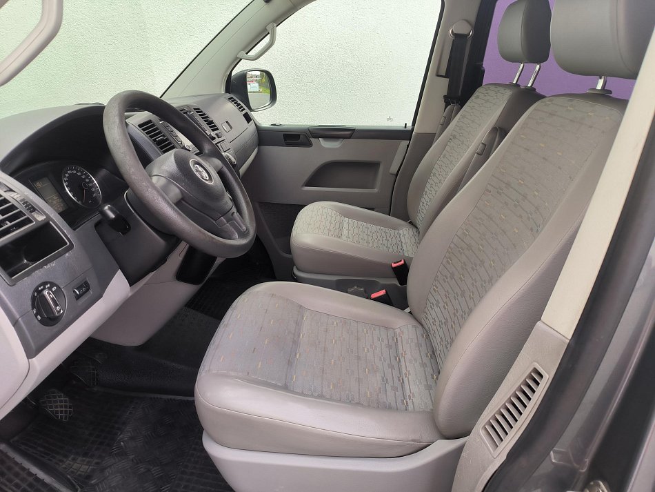 Volkswagen Transporter 2.0 TDi  8míst