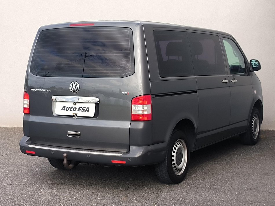 Volkswagen Transporter 2.0 TDi  8míst