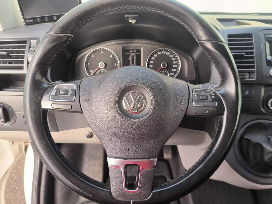 Volkswagen Transporter 2.0TDi  L2 5míst