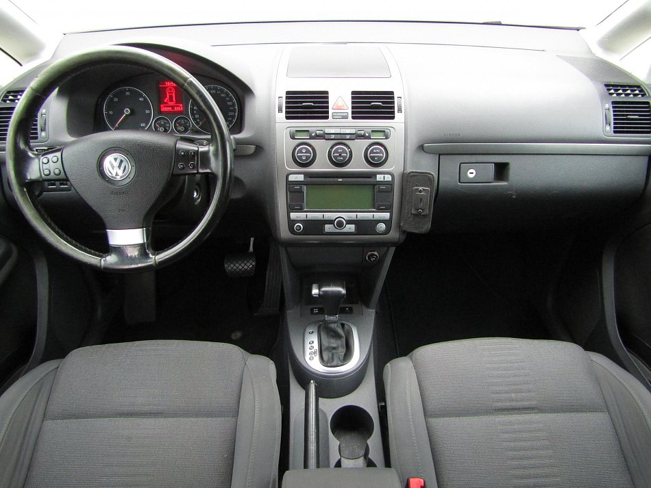 Volkswagen Touran 2.0TDi 