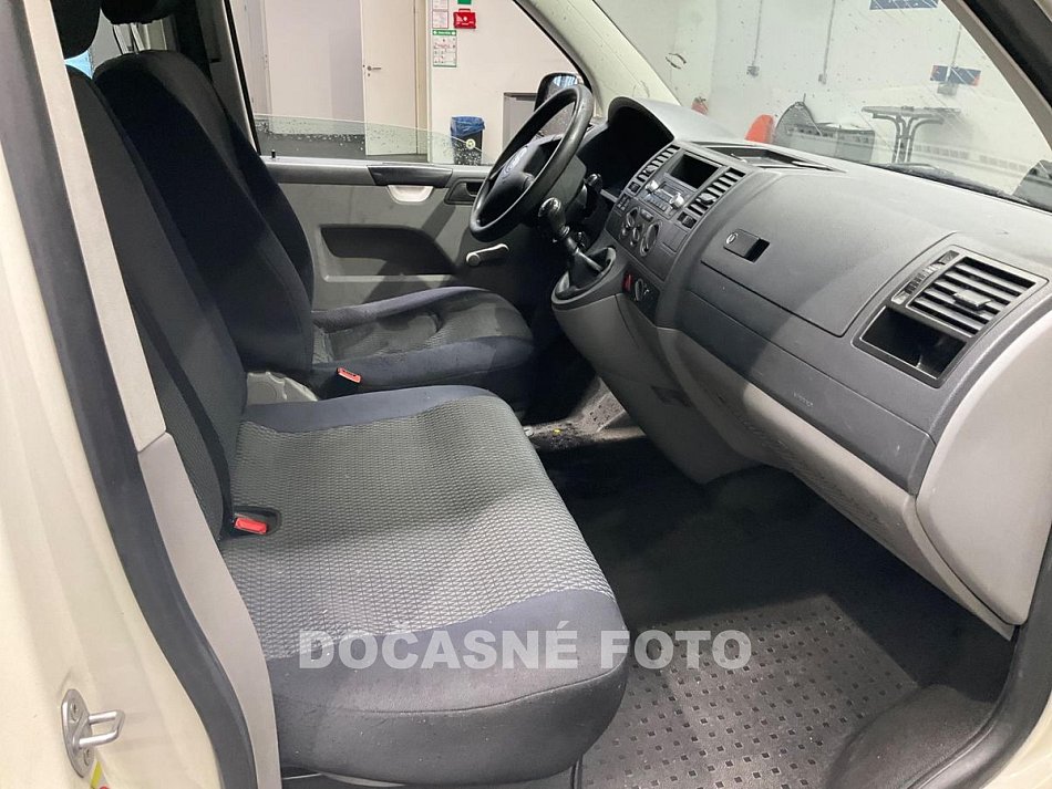 Volkswagen Transporter 1.9TDi  L2 9míst