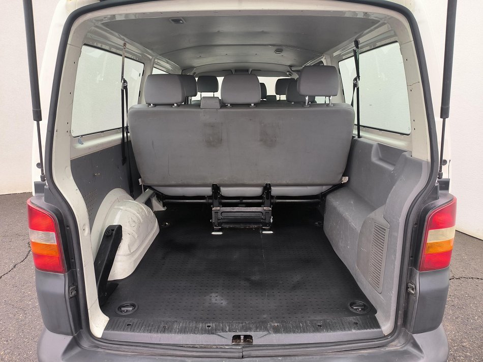 Volkswagen Transporter 1.9TDi  L2 9míst