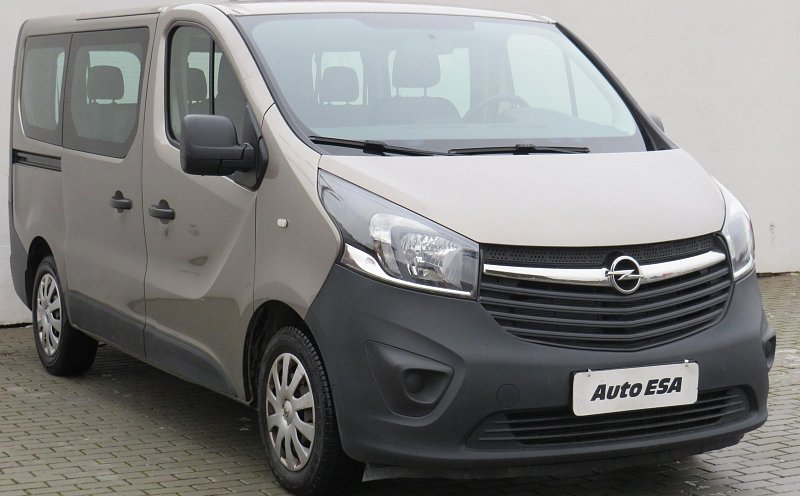 Opel Vivaro 1.6CDTi  8míst