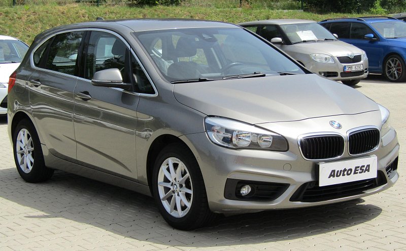 BMW Řada 2 1.5i  218i