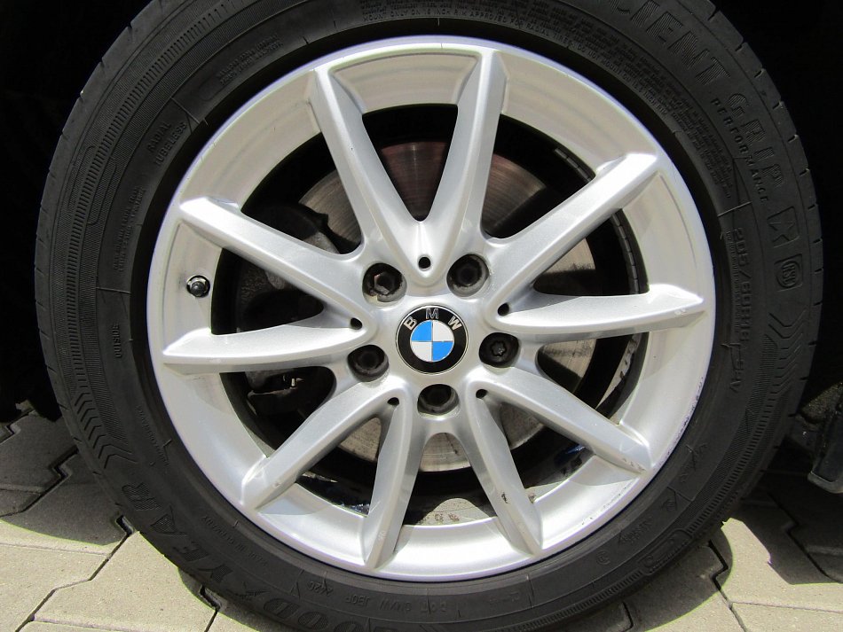 BMW Řada 2 1.5i  218i