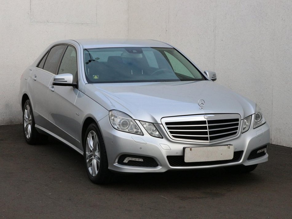 Mercedes-Benz Třída E 2.2 CDi Elegance 200