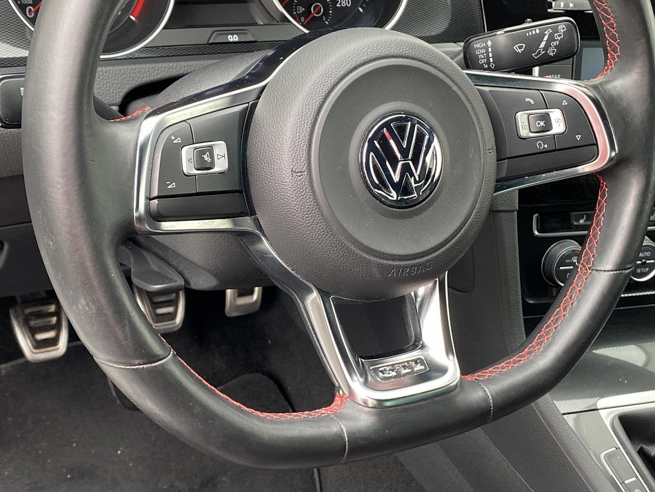 Volkswagen Golf 2.0TSi GTi