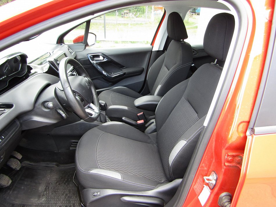 Peugeot 208 1.2VTi 