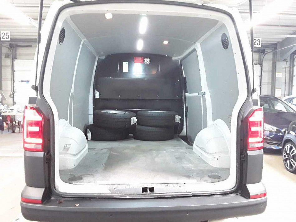 Volkswagen Transporter 2.0TDi  L1H1