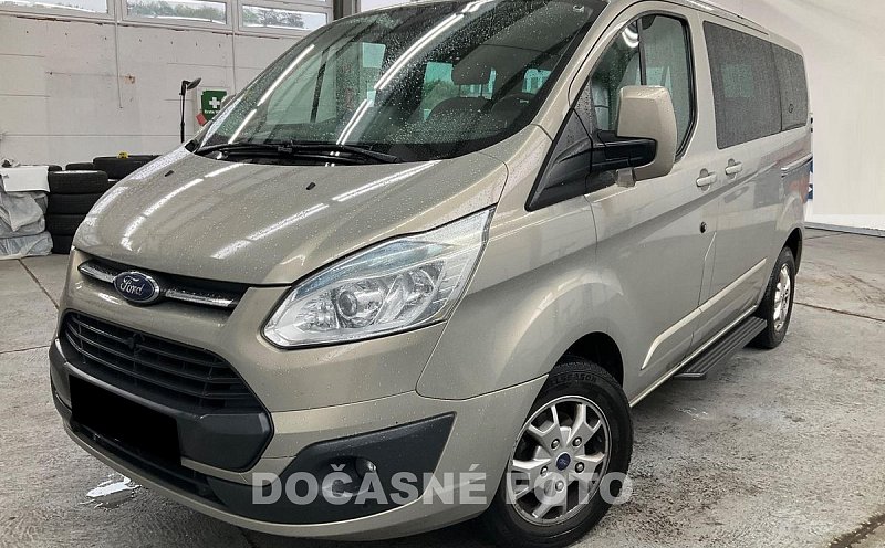 Ford Tourneo Custom 2.2TDCi Titanium 8míst