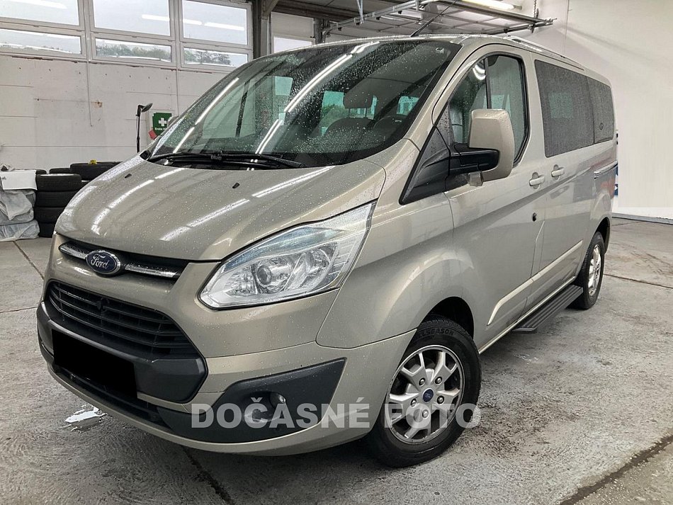 Ford Tourneo Custom 2.2TDCi Titanium 8míst