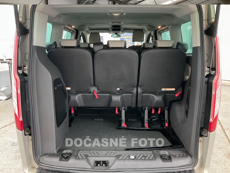 Ford Tourneo Custom 2.2TDCi Titanium 8míst