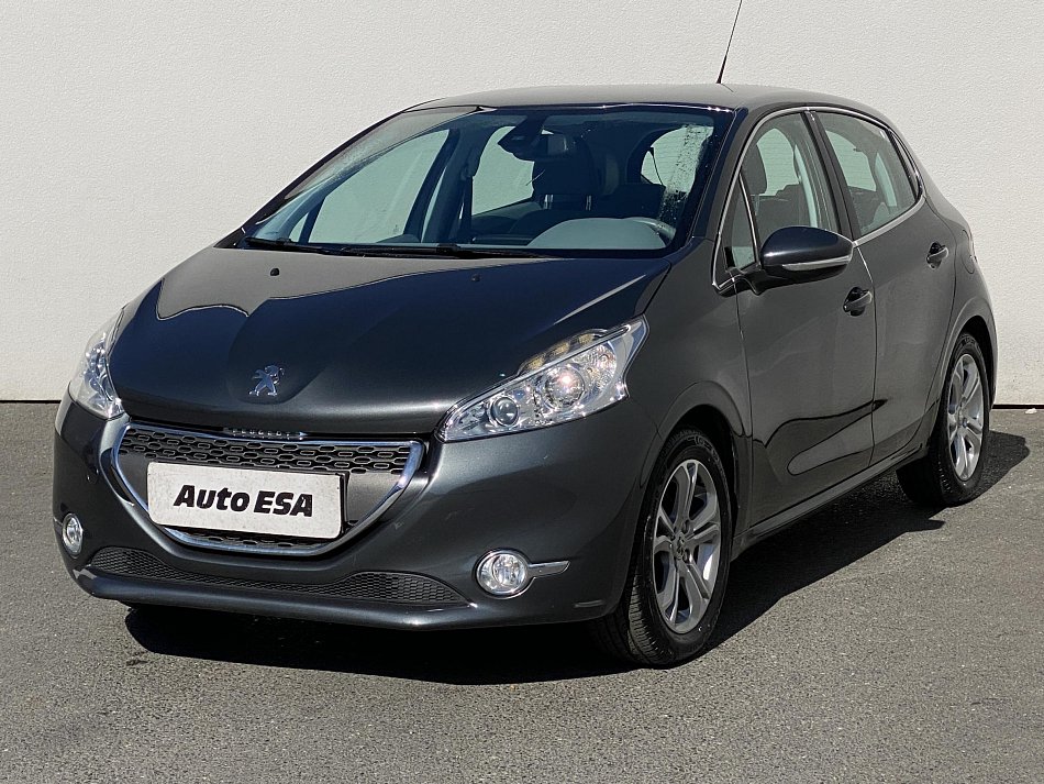 Peugeot 208 1.2i Allure