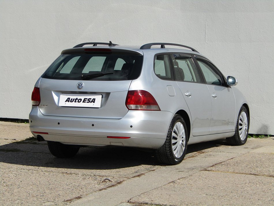 Volkswagen Golf 1.6 TDi 