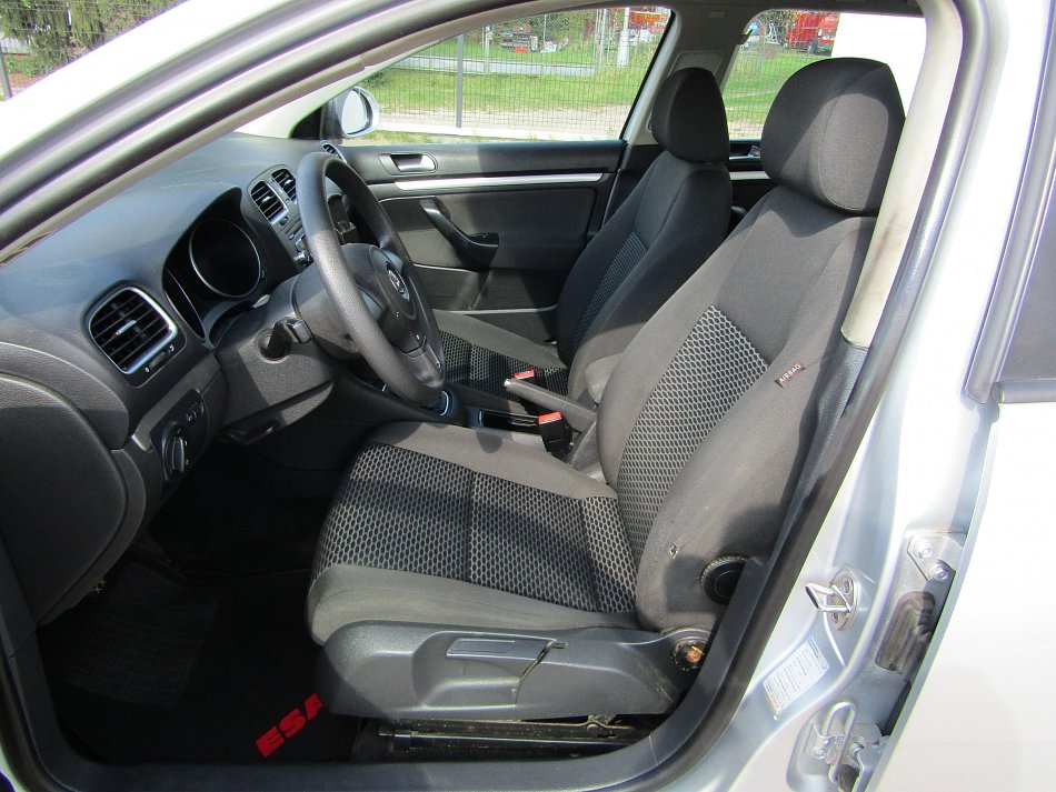 Volkswagen Golf 1.6 TDi 