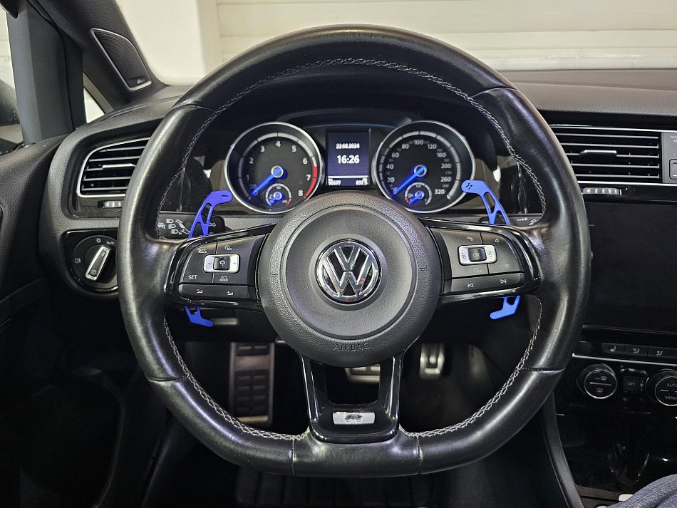 Volkswagen Golf 2.0TSi  R