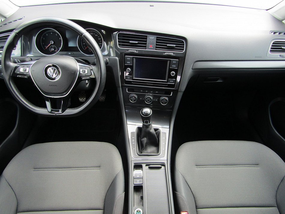 Volkswagen Golf 1.5 TSI 