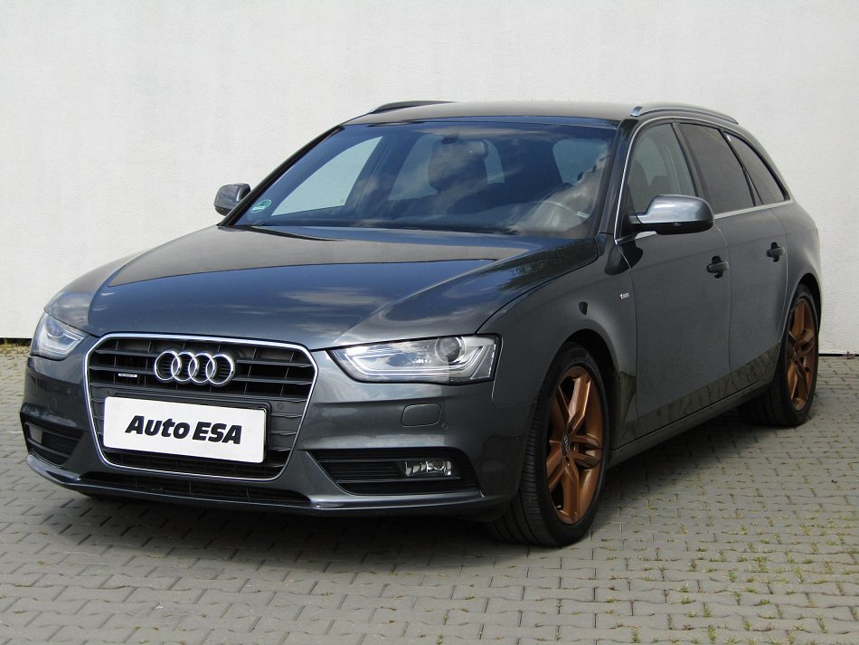 Audi A4 3.0 TDi S-line quattro