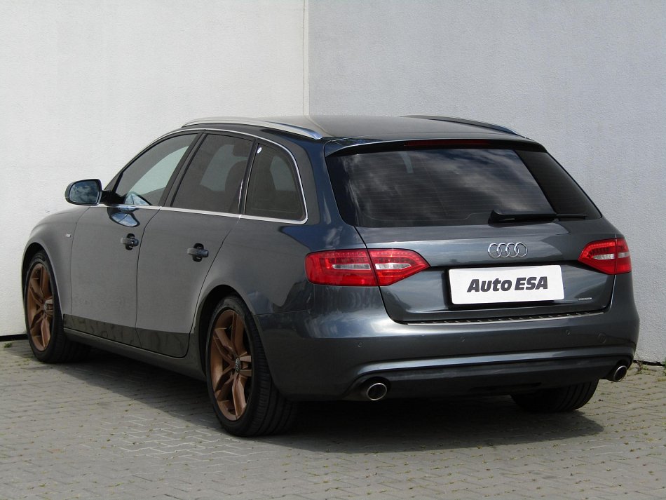 Audi A4 3.0 TDi S-line quattro