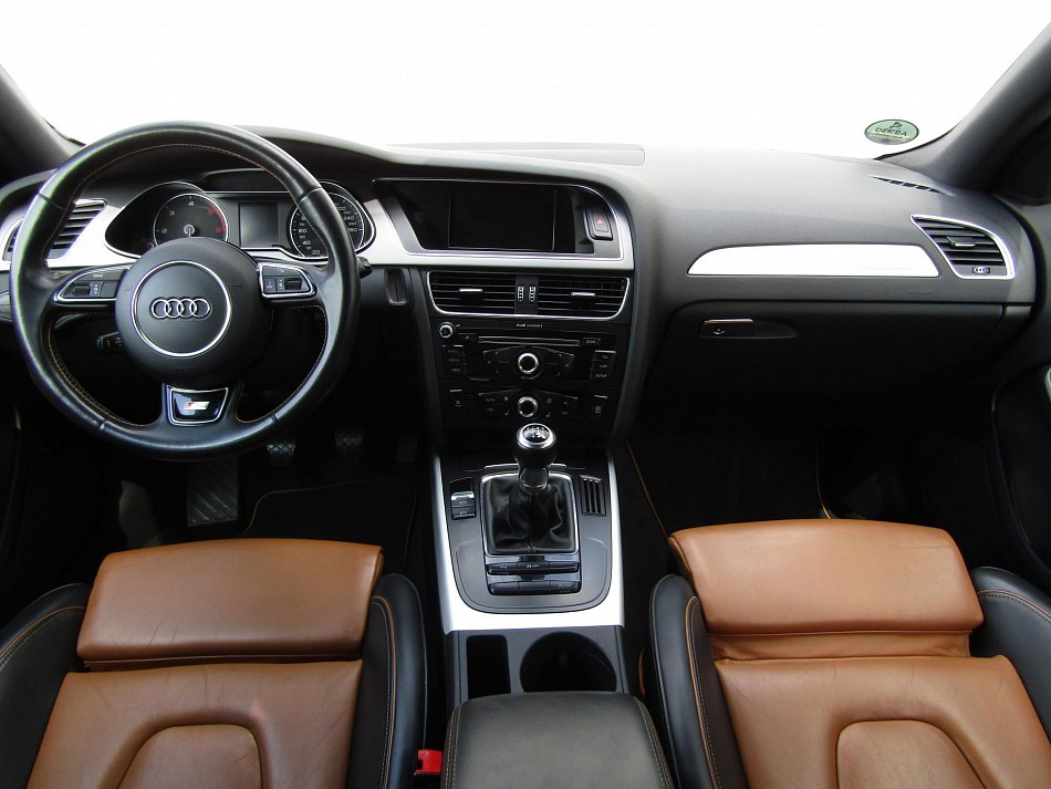 Audi A4 3.0 TDi S-line quattro