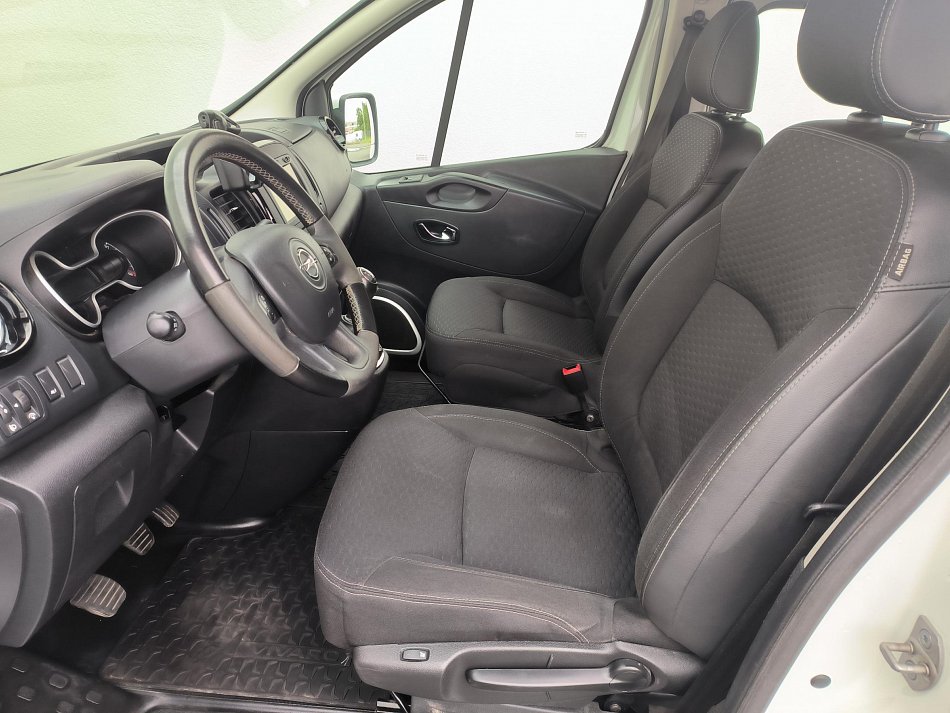 Opel Vivaro 1.6CDTi  5míst