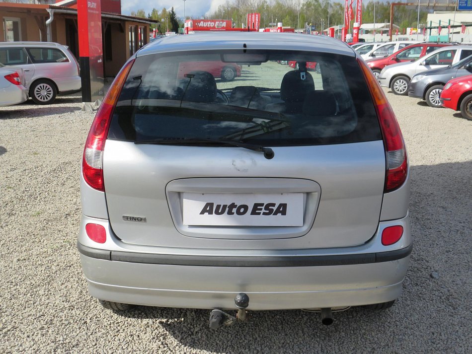 Nissan Almera Tino 2.2D 