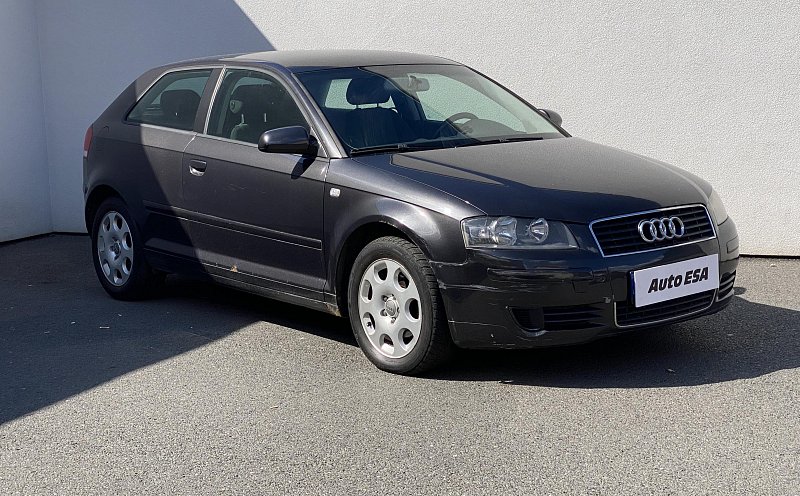 Audi A3 1.6 i 