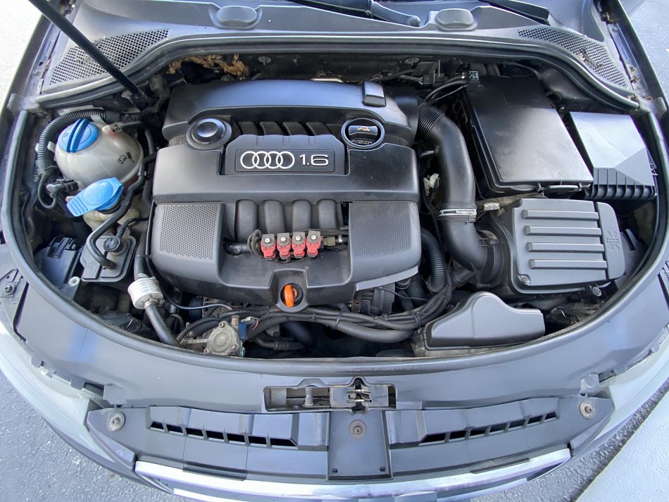 Audi A3 1.6 i 