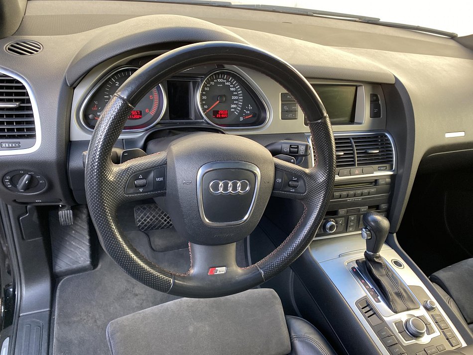 Audi Q7 3.0TDi S-line Quattro