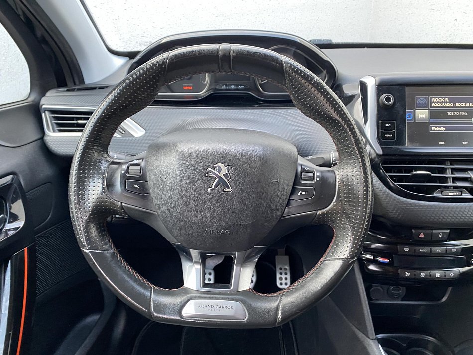 Peugeot 208 1.2 PT Roland Garros