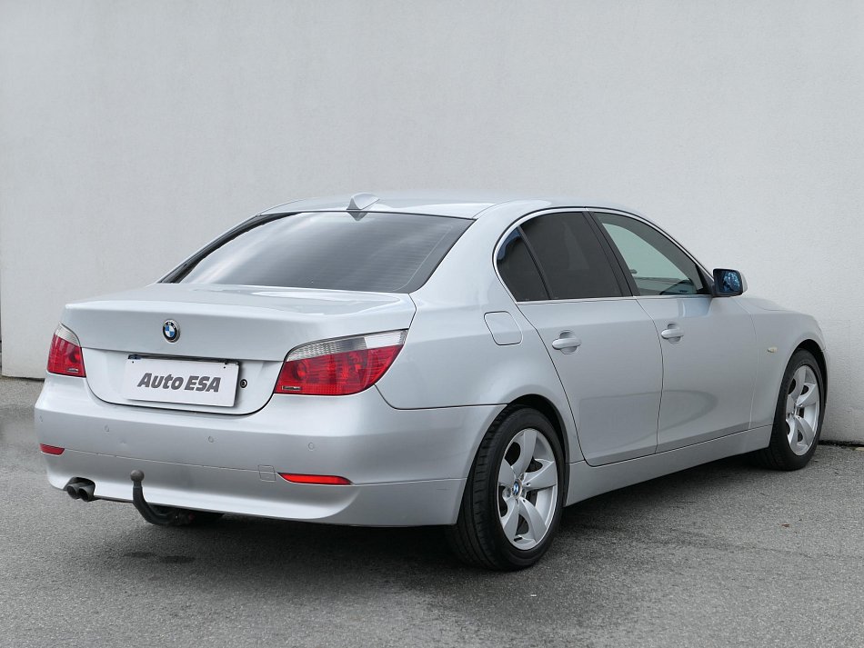 BMW Řada 5 2.2i  520i