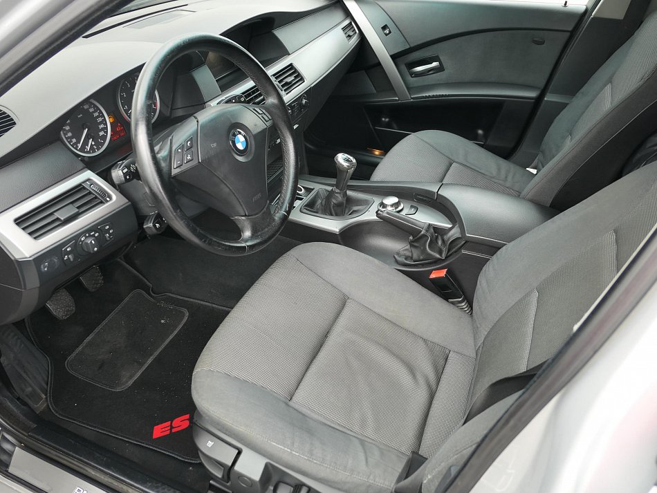 BMW Řada 5 2.2i  520i