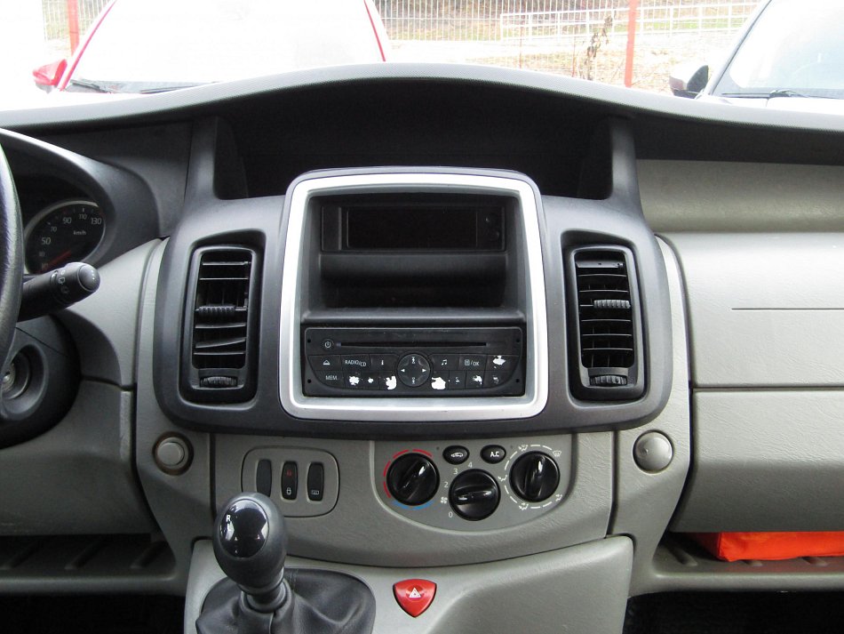 Renault Trafic 2.0dCi  6míst