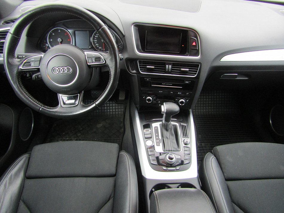 Audi Q5 2.0TDi S-line