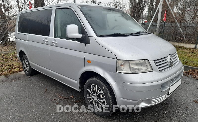 Volkswagen Transporter 2.5TDi  5míst