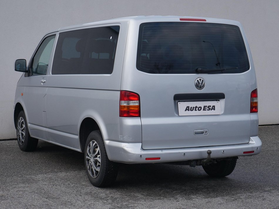 Volkswagen Transporter 2.5TDi  5míst