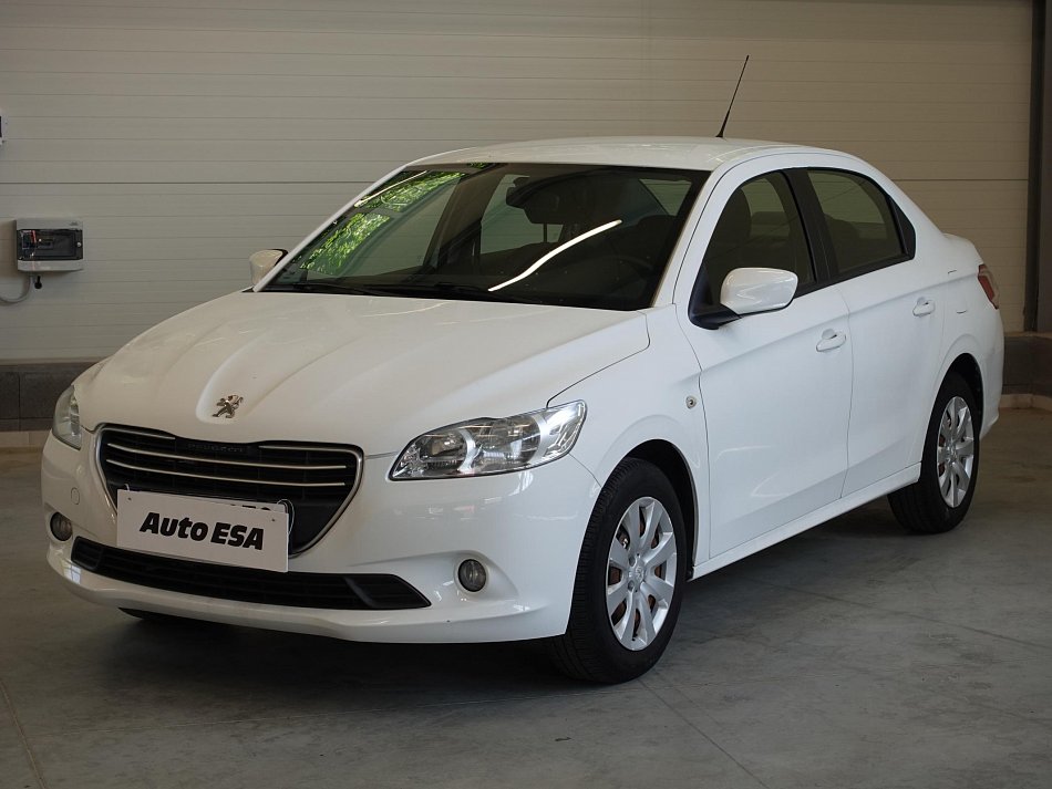 Peugeot 301 1.2i 