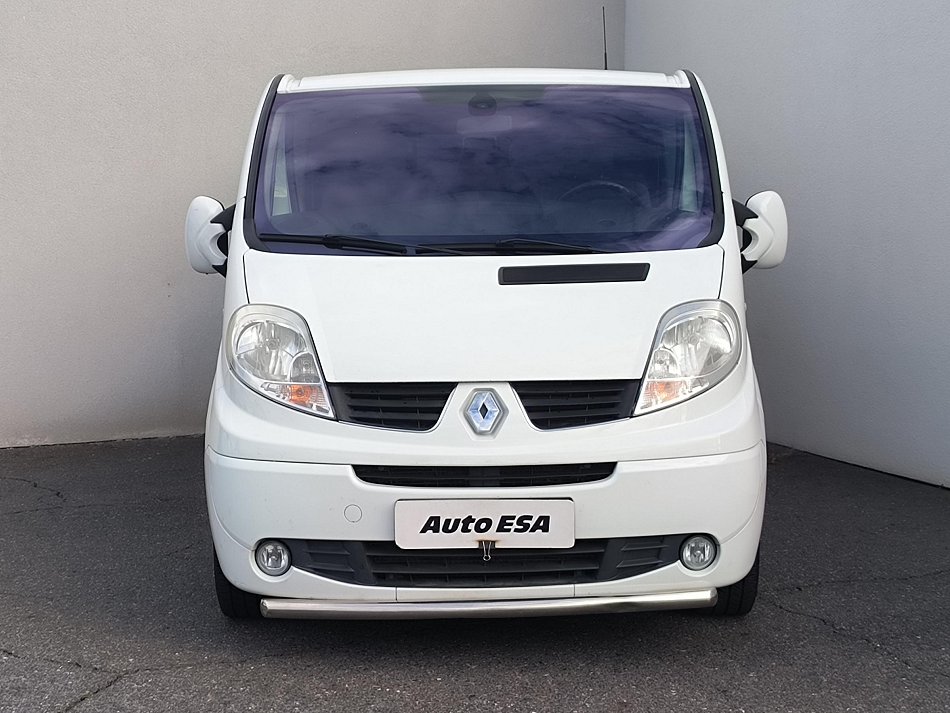 Renault Trafic 2.5dCi  L2 5míst