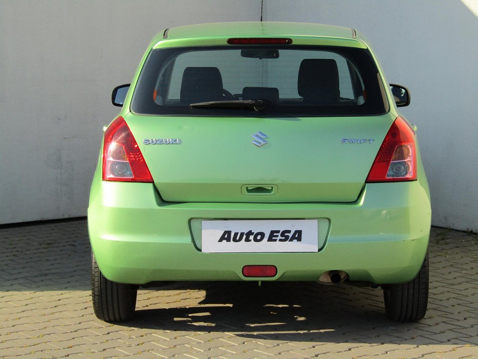 Suzuki Swift 1.3 i 