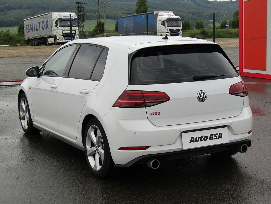 Volkswagen Golf 2.0TSi GTi